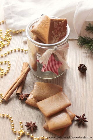 Dolci tipici tedeschi Printen su piatto bianco
