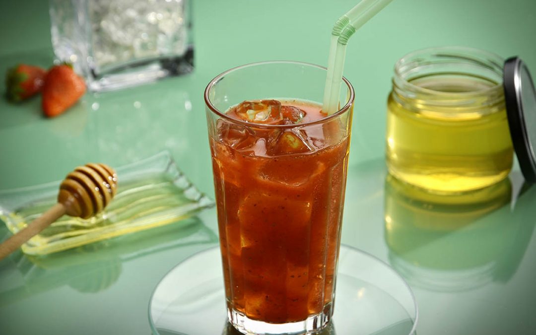 Cocktail alcoolisé à la fraise et au Miel d’Acacia