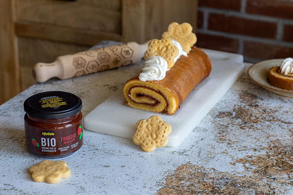 mielizia ricetta - Roll cake con composta di fragole 2